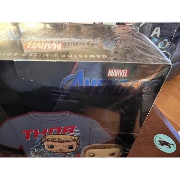 Funko POP! & Tees: Marvel - Thor [Quantum Realm Suit] (GiTD)(GameStop) - Picture 3 of 4